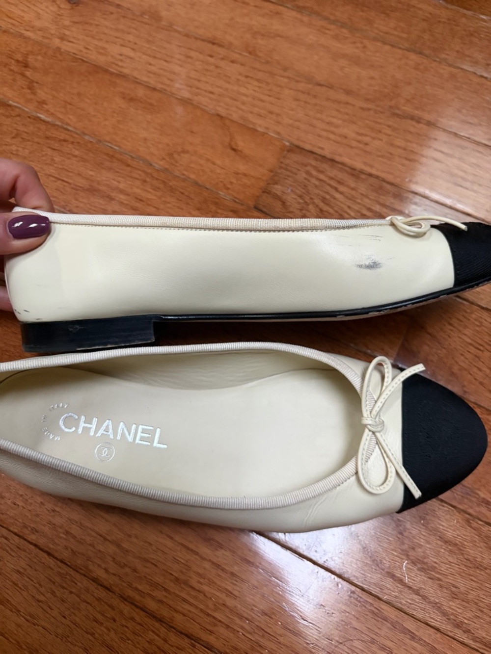 CHANEL Two-Tone Cap-Toe Ballet Flats in Cream and Black - Picture 3 of 6